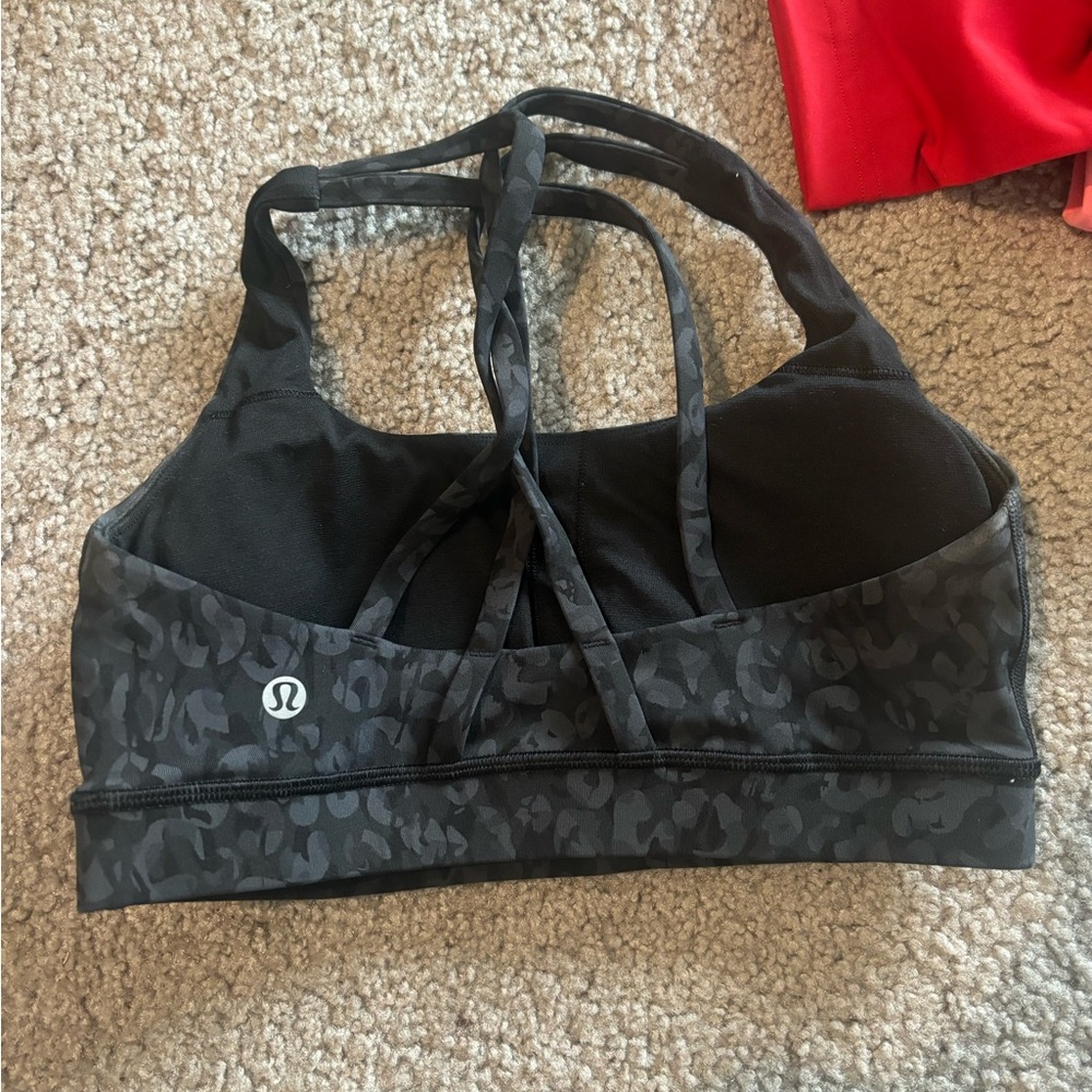 Lululemon Energy Bra
Size 4
Cheetah Black
Great Condition